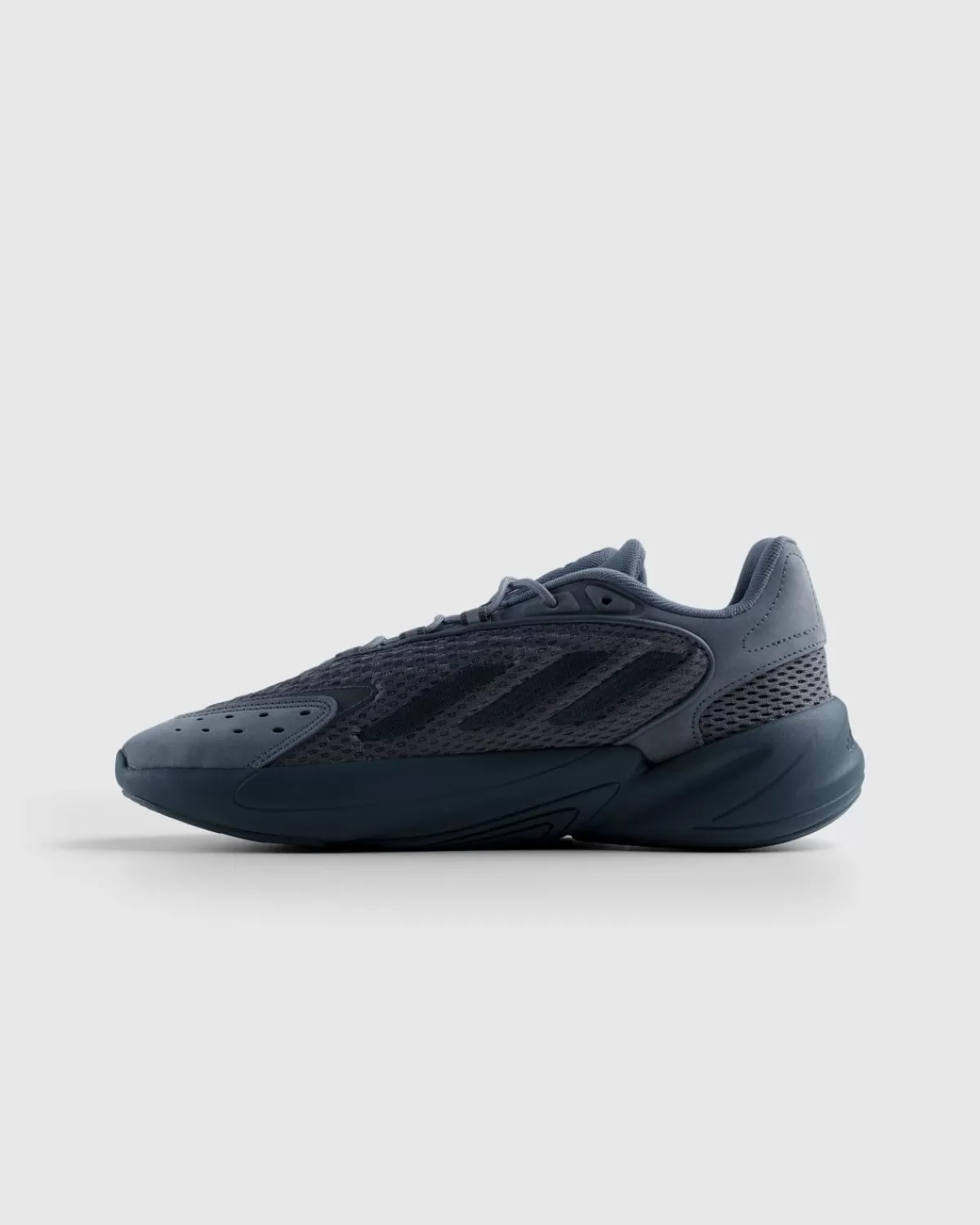 Männer Adidas Ozelia Grau/Carbon