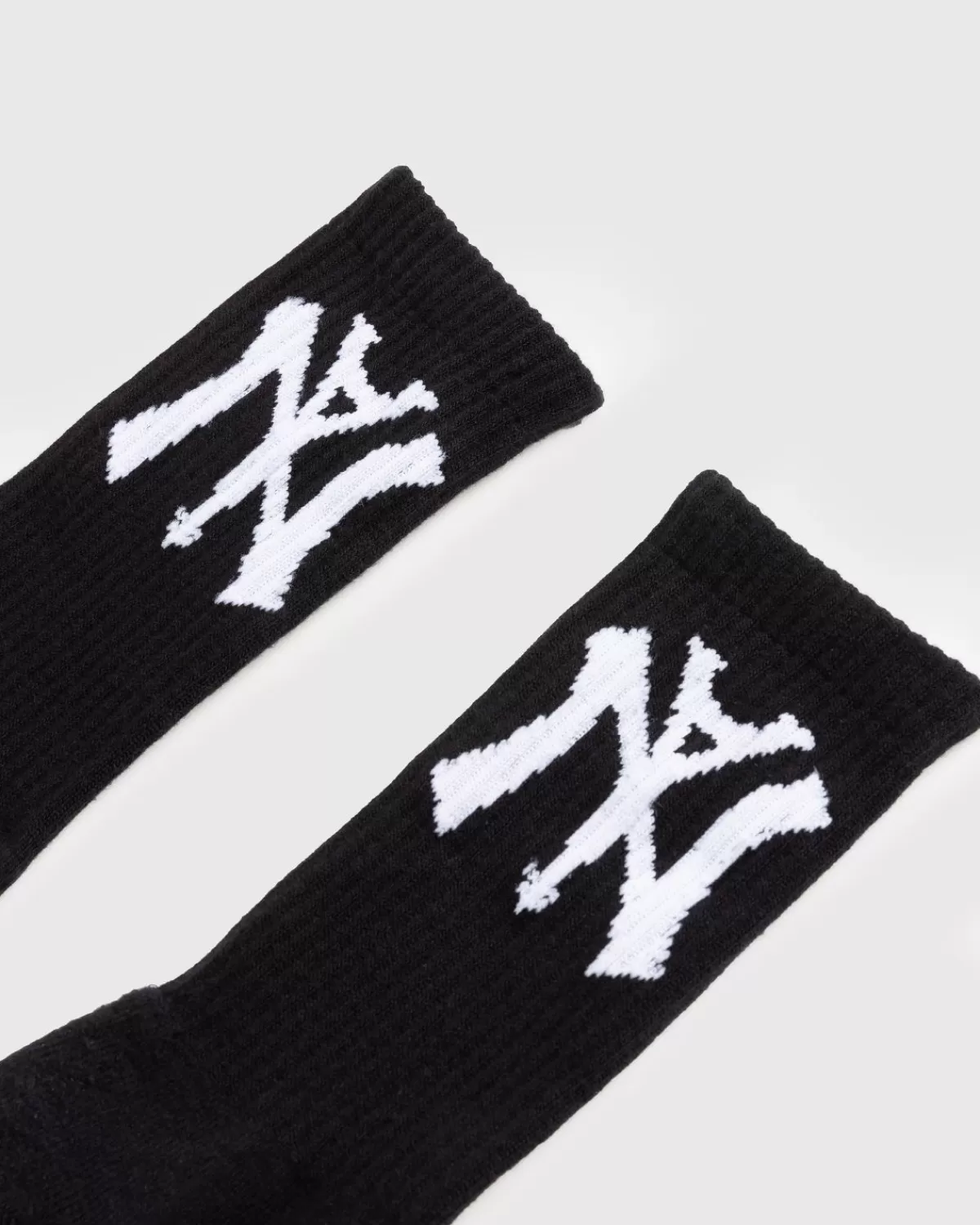 Männer Praying X Highsnobiety Not In Paris Crew Socken Schwarz